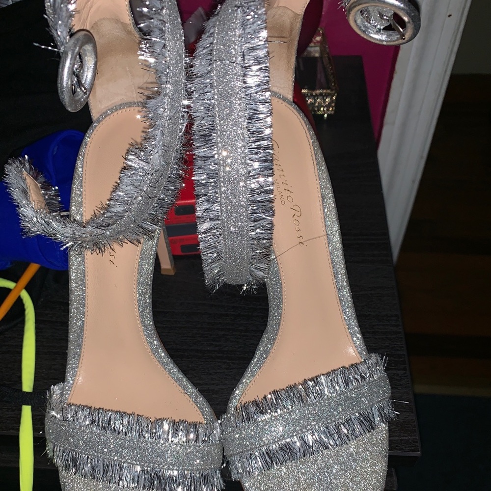 Designer Heels - Picture 4 of 4